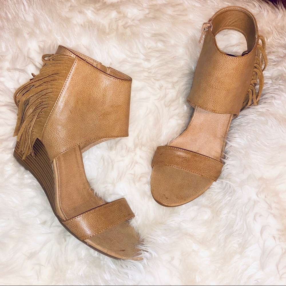 Rampage “Wollie” Fringe Wedges